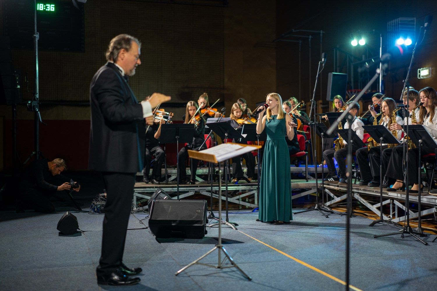 serenade-slovenskih-popevk-rudi-bucar